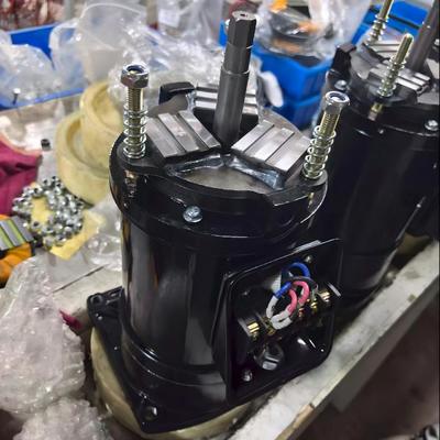 محرك تخفيض عالي العزم ثلاثي الأطوار 550 واط/700 واط لذراع مجلة أداة آلة CNC